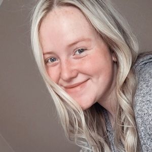 Meet Julia! A fun & charismatic lover of shopping!